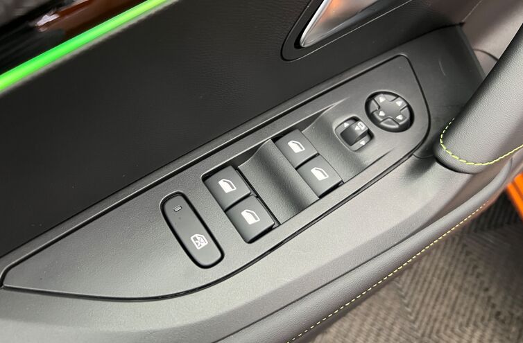 PEUGEOT 2008 SUV Electrique