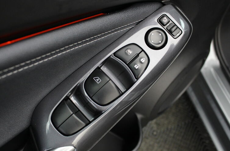 NISSAN Juke SUV Essence