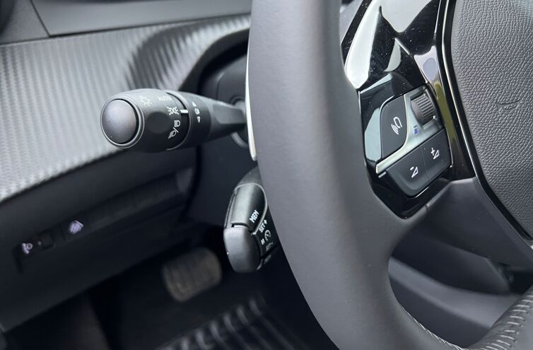 PEUGEOT 208 Citadine Essence