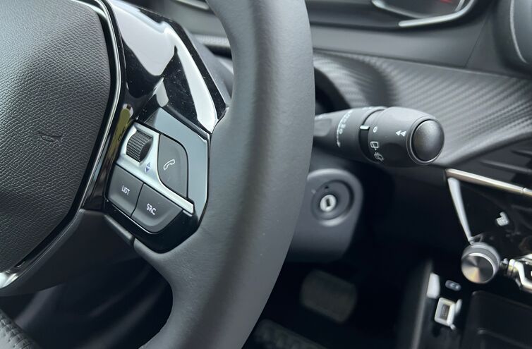 PEUGEOT 208 Citadine Essence
