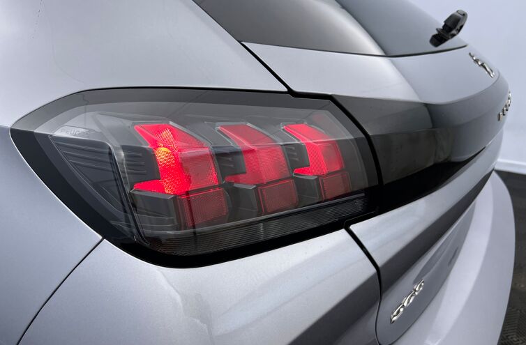 PEUGEOT 208 Citadine Essence