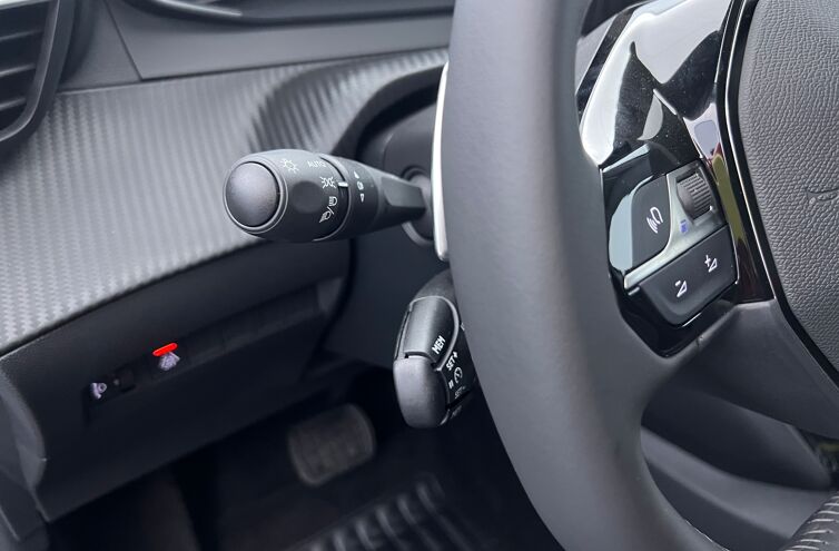 PEUGEOT 208 Citadine Essence