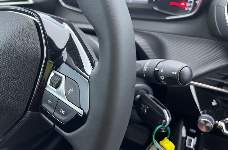 PEUGEOT 208 Citadine Essence
