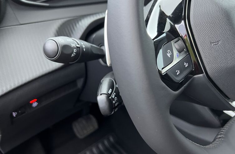 PEUGEOT 208 Citadine Essence