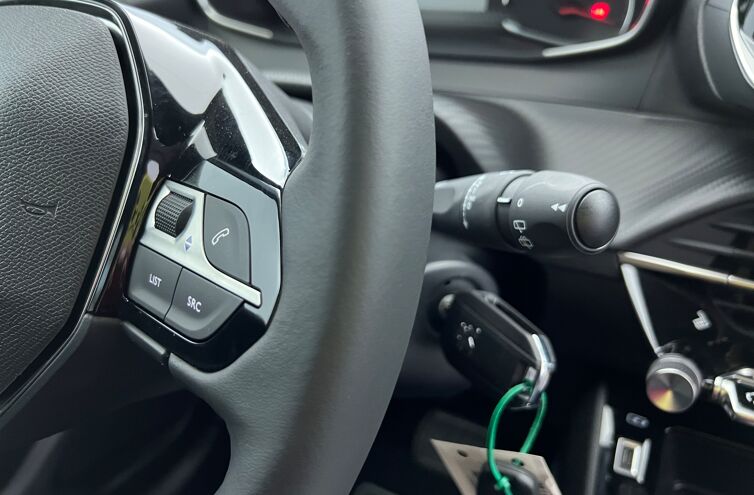 PEUGEOT 208 Citadine Essence