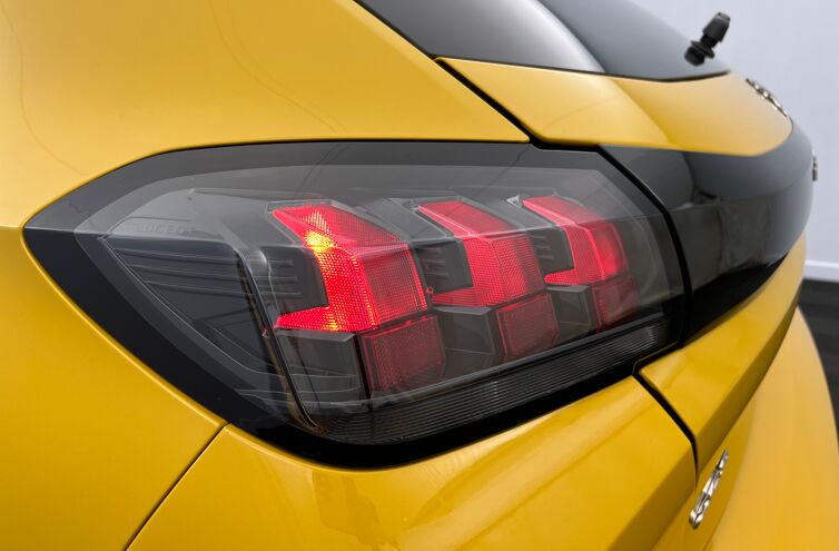 PEUGEOT 208 Citadine Essence