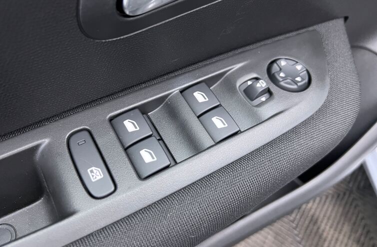 PEUGEOT 208 Citadine Essence
