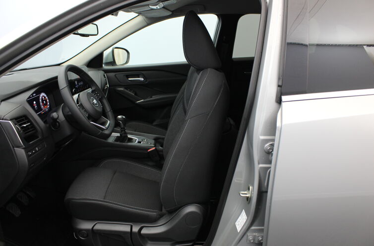 NISSAN Qashqai SUV Essence Hybride