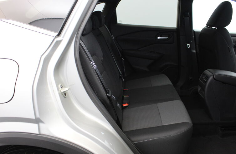 NISSAN Qashqai SUV Essence Hybride