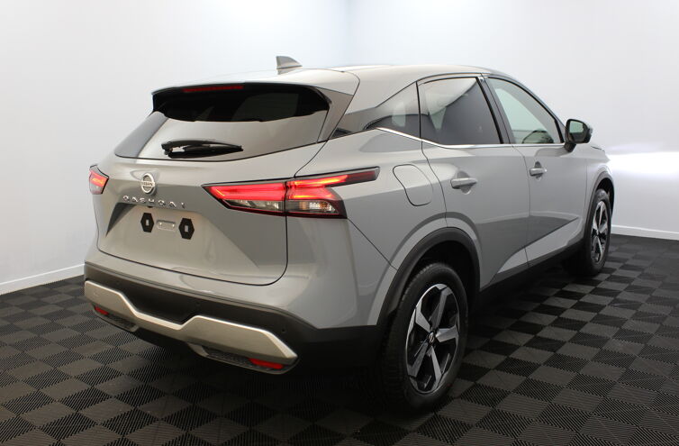 NISSAN Qashqai SUV Essence Hybride