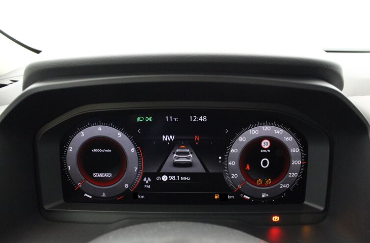 NISSAN Qashqai SUV Essence Hybride
