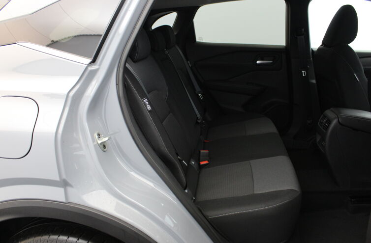 NISSAN Qashqai SUV Essence Hybride