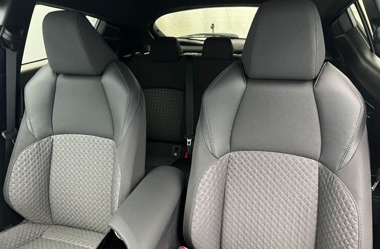 TOYOTA C-HR SUV Hybride Essence