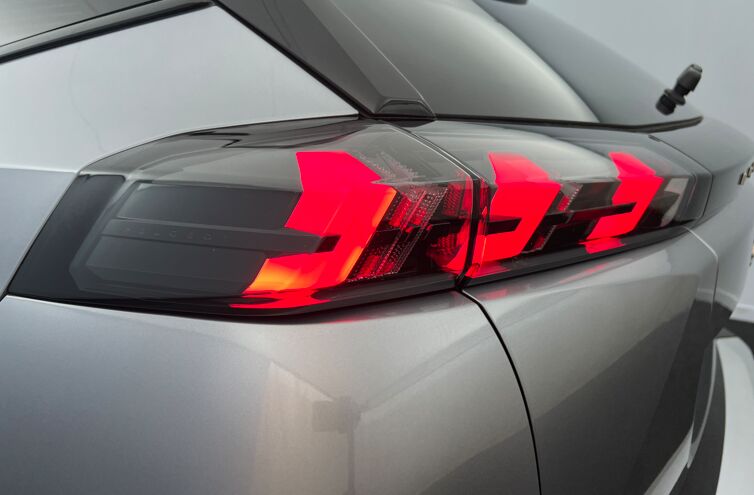 PEUGEOT 2008 SUV Diesel