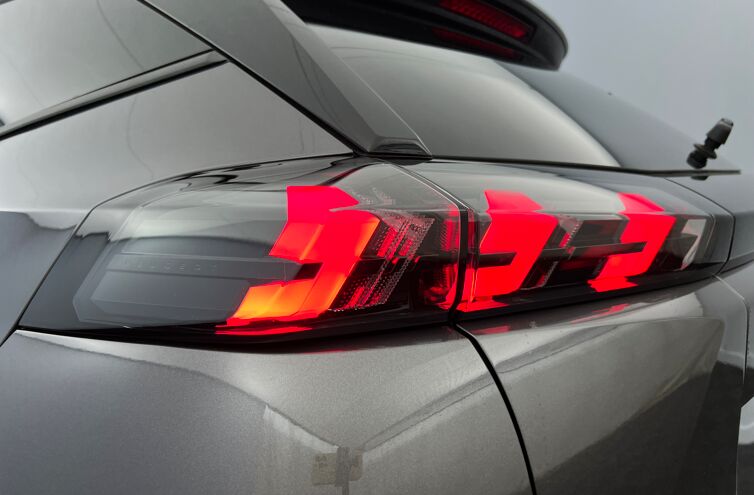 PEUGEOT 2008 SUV Essence