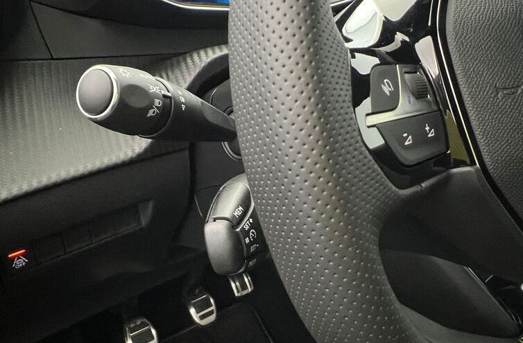 PEUGEOT 208 Citadine Essence