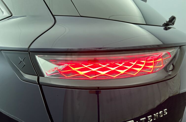 DS DS7 Crossback SUV Hybride rechargeable Essence