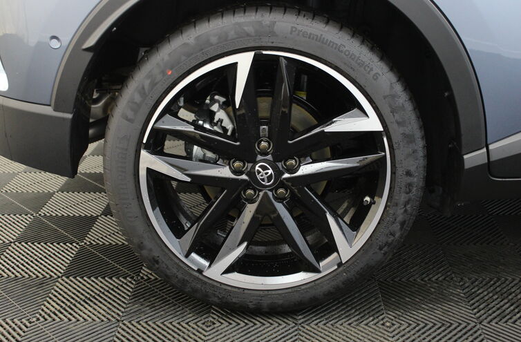 TOYOTA C-HR SUV Hybride Essence