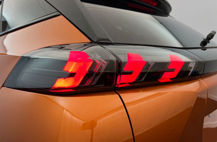 PEUGEOT 2008 SUV Essence