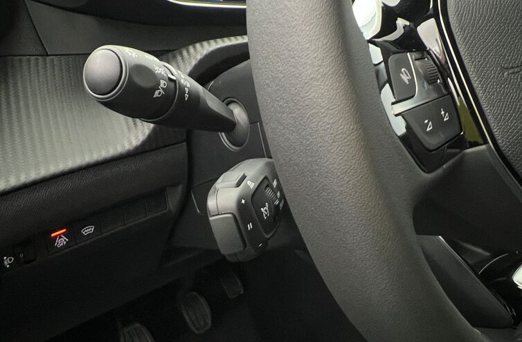 PEUGEOT 2008 SUV Essence