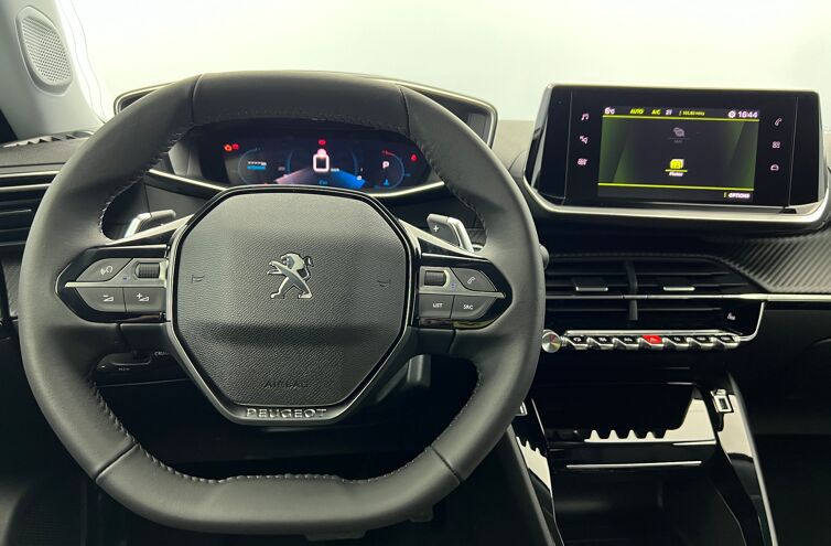 PEUGEOT 2008 SUV Essence