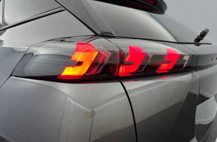 PEUGEOT 2008 SUV Essence