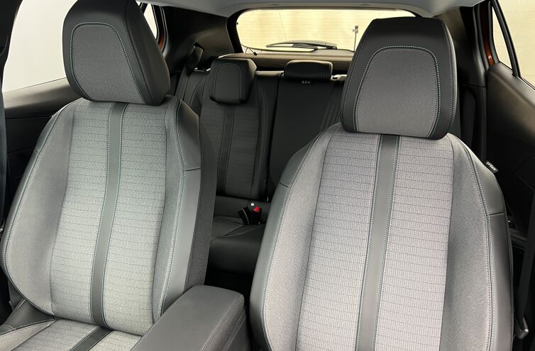 PEUGEOT 2008 SUV Essence
