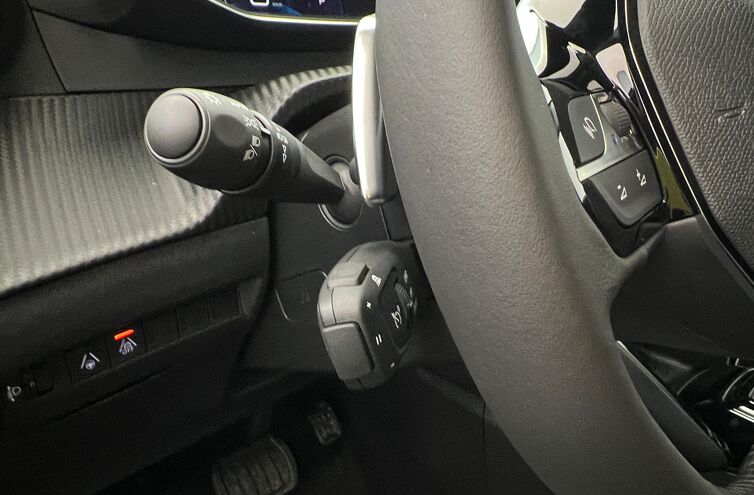 PEUGEOT 2008 SUV Essence