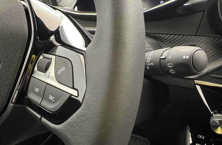 PEUGEOT 2008 SUV Essence