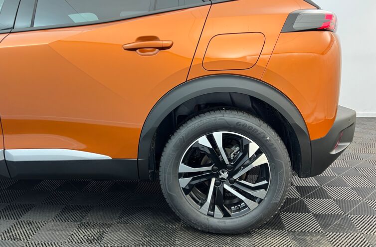 PEUGEOT 2008 SUV Essence