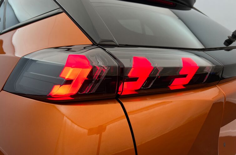 PEUGEOT 2008 SUV Essence
