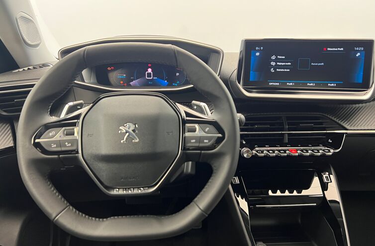 PEUGEOT 2008 SUV Essence