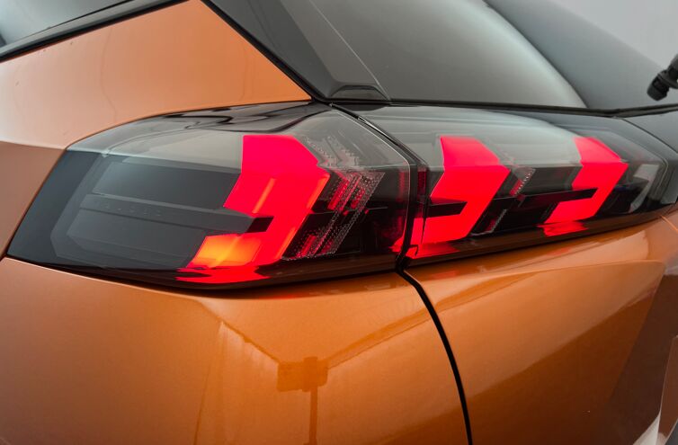 PEUGEOT 2008 SUV Essence