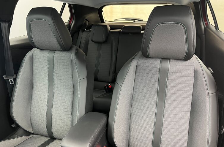 PEUGEOT 2008 SUV Essence