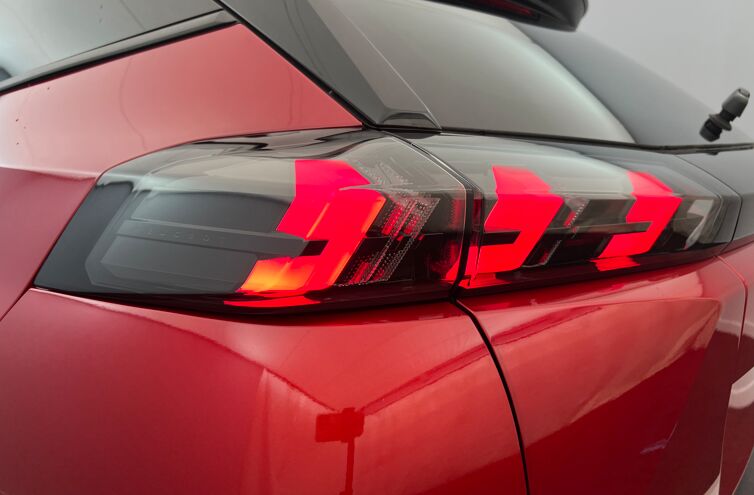PEUGEOT 2008 SUV Essence