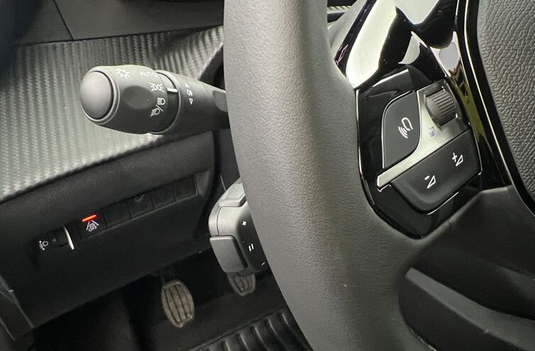 PEUGEOT 208 Citadine Essence