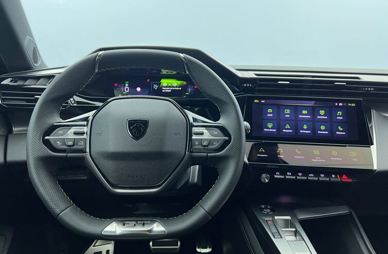 PEUGEOT 308 Berline Essence