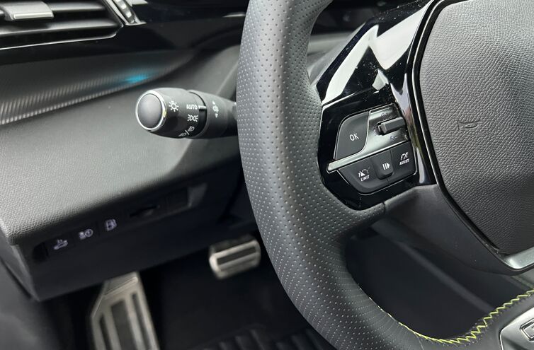 PEUGEOT 408 Nouvelle Berline Hybride rechargeable Essence