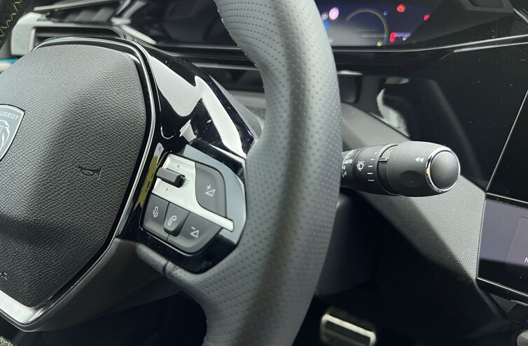 PEUGEOT 408 Nouvelle Berline Hybride rechargeable Essence