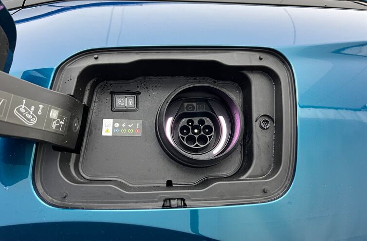 PEUGEOT 408 Nouvelle Berline Hybride rechargeable Essence