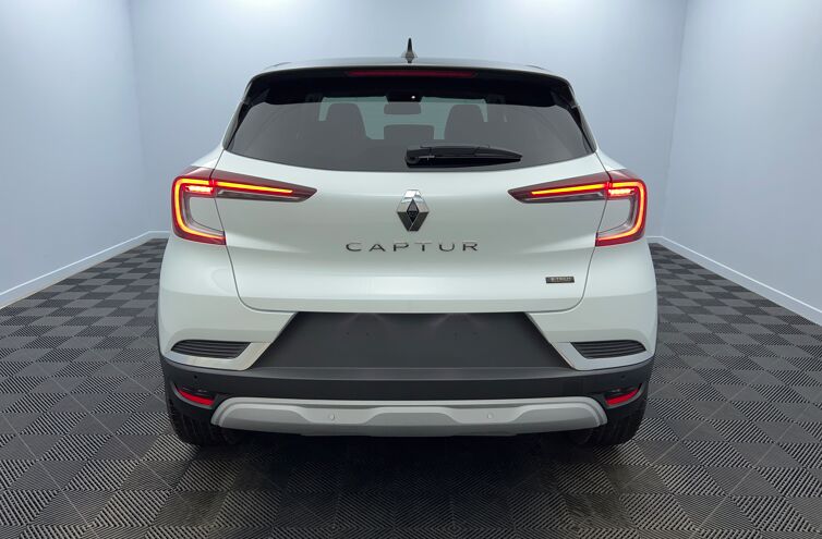 RENAULT Captur SUV Hybride rechargeable Essence