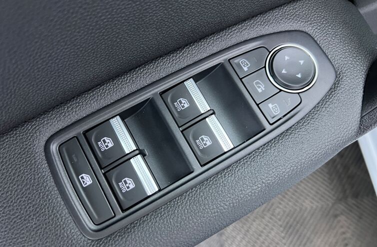RENAULT Captur SUV Hybride rechargeable Essence