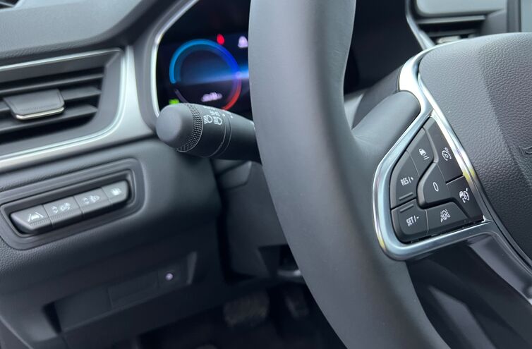 RENAULT Captur SUV Hybride rechargeable Essence