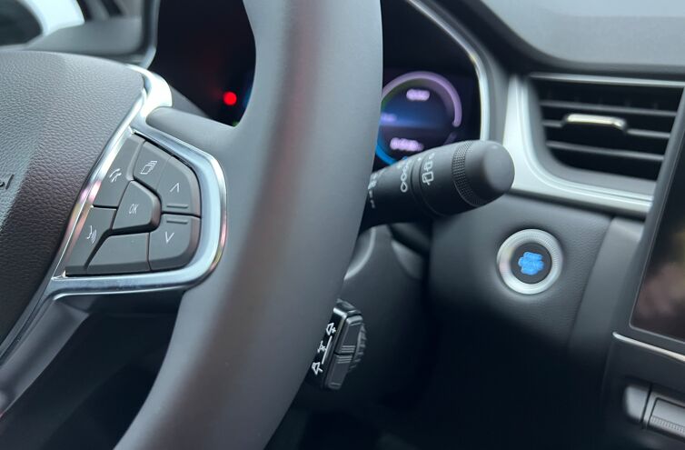 RENAULT Captur SUV Hybride rechargeable Essence
