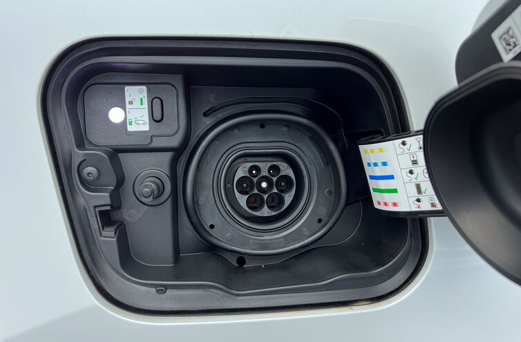 RENAULT Captur SUV Hybride rechargeable Essence