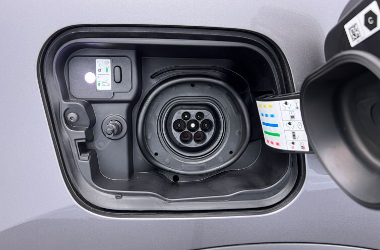 RENAULT Captur SUV Hybride rechargeable Essence