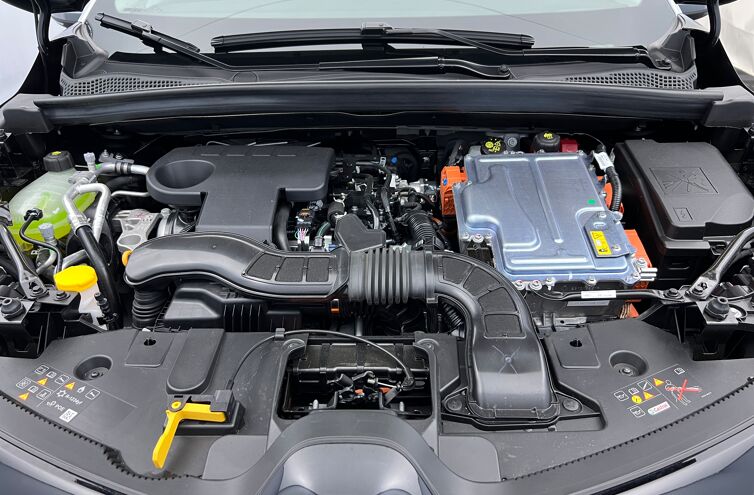 RENAULT Captur SUV Hybride rechargeable Essence