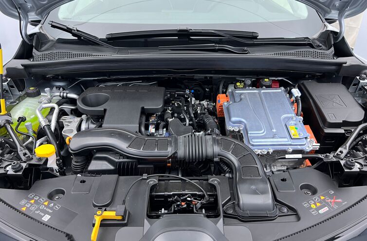 RENAULT Captur SUV Hybride rechargeable Essence