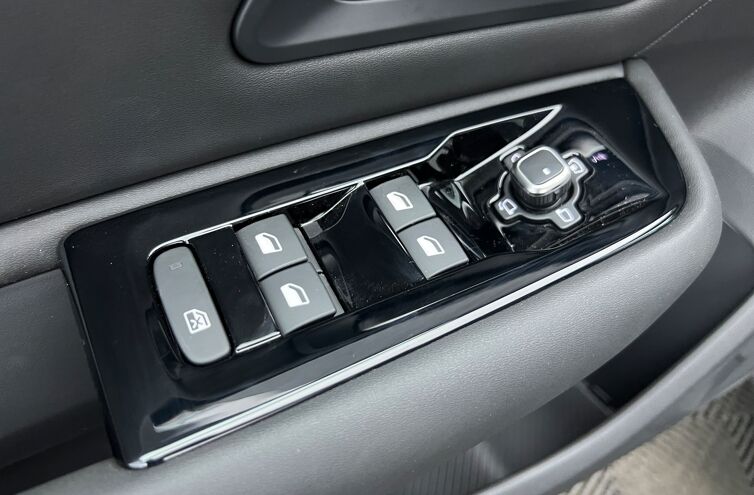 CITROEN C5 X Berline Hybride rechargeable Essence