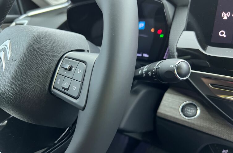 CITROEN C5 X Berline Hybride rechargeable Essence